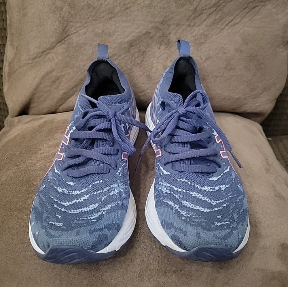 ASICS Womens Running Shoe Size 6.5 Gel-Cumulus 23 MK Sneaker Athletic Storm Blue